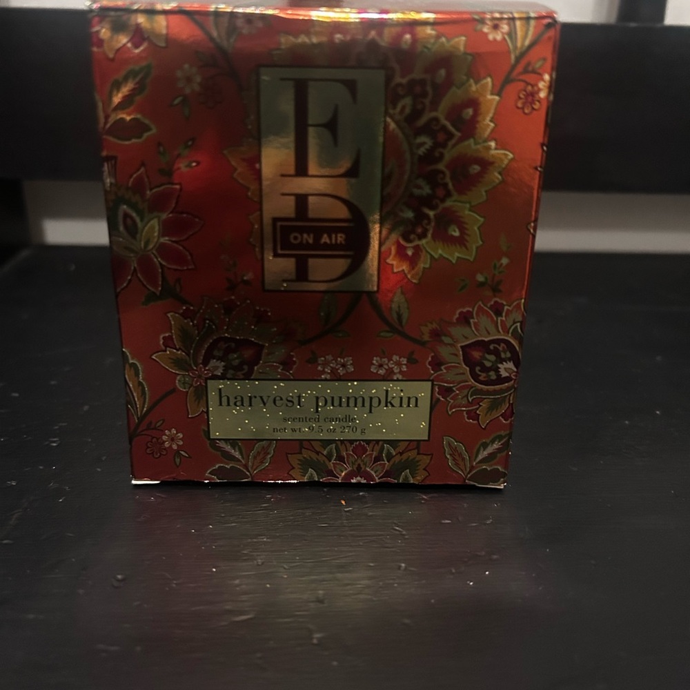 ED On Air Ellen DeGeneres Harvest Pumkin Candle by NEST Fragrances - New In Box